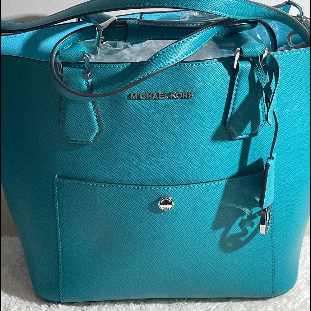 Michael Kors Bucket Bag